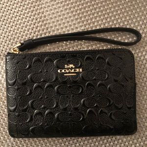 NWT Coach Debossed Patent Leather Zip Wristlet